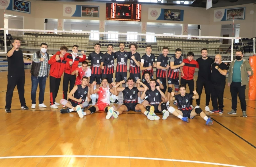 Turgutlu Belediyespor Erkek Voleybol Takımı Kütahya’dan Galibiyetle Döndü
