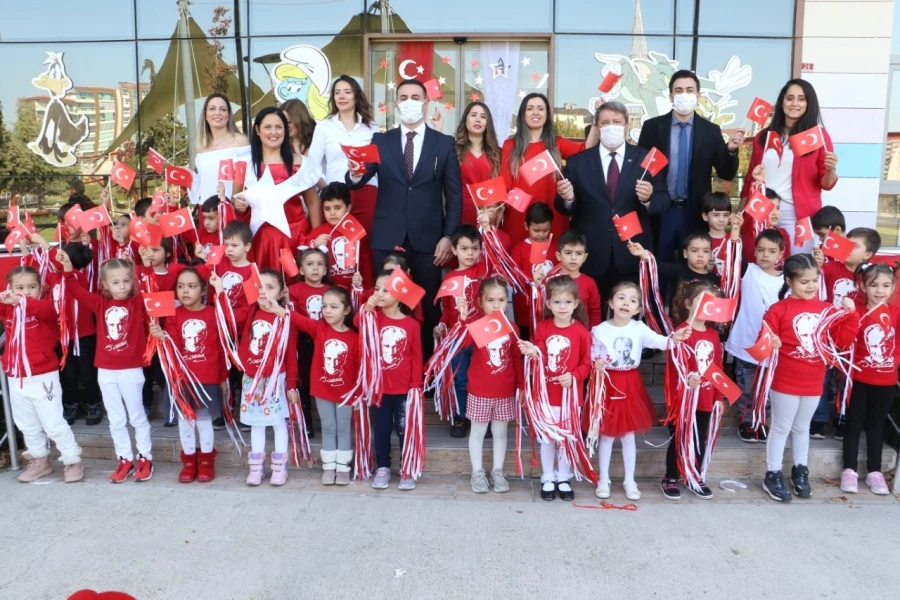 Minikler, Cumhuriyet Bayramını Coşkuyla Kutladı