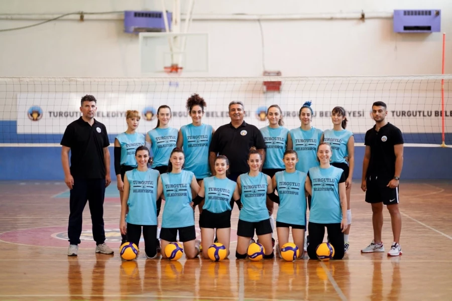 Turgutlu Belediyesi Kadın Voleybol Takımında İlk Maç Heyecanı