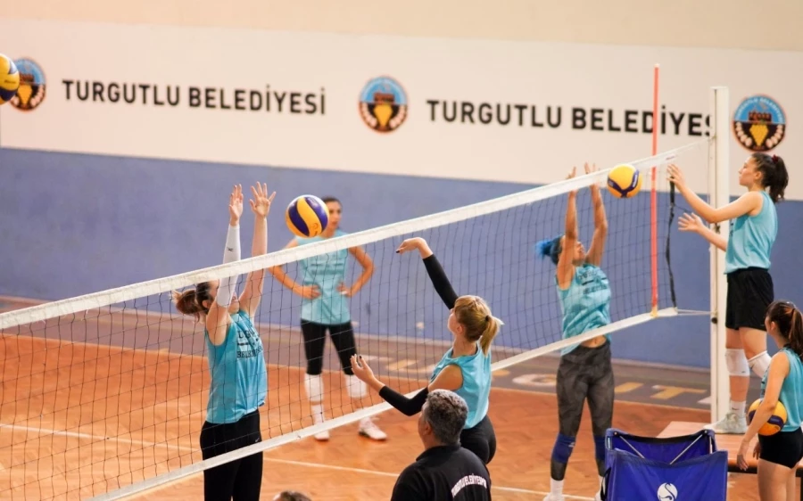 Turgutlu Belediyesi Kadın Voleybol Takımı Evindeki İlk Maçına Çıkıyor