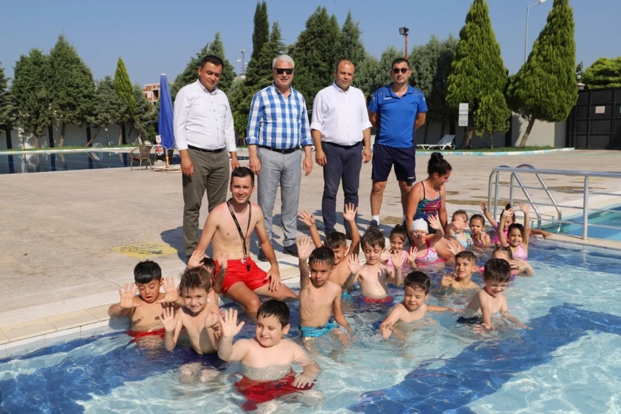 Saruhanlı Belediyesi Yüzme Kursları Başladı