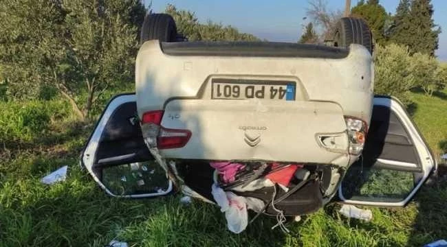Halitpaşa’da Kontrolden çıkan otomobil zeytin bahçesine devrildi: 2 yaralı