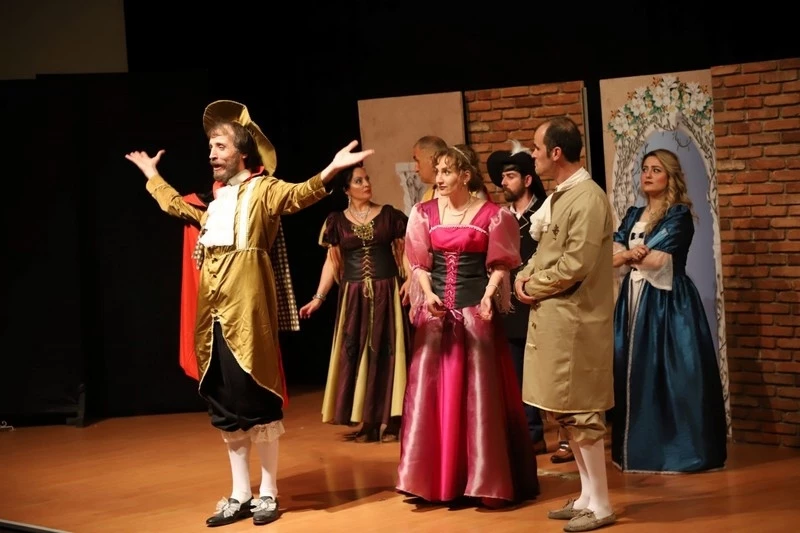 Turgutlu Belediye Tiyatrosu Yeni Yüzlerini Arıyor